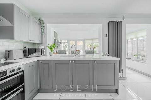 3 bedroom semi-detached house for sale, Churchill Avenue, Ipswich, IP4