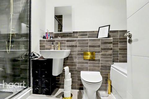 1 bedroom flat for sale, Central House, Brentwood