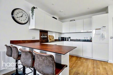 1 bedroom flat for sale, Central House, Brentwood
