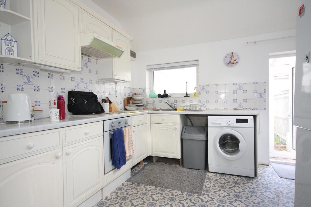 Kitchen – Alternate View