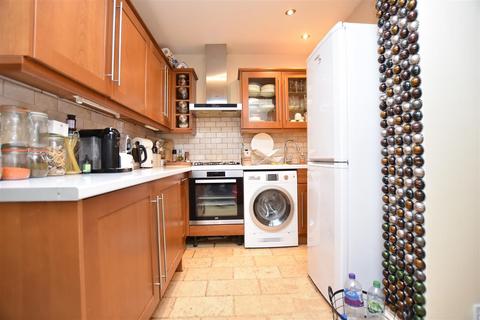 2 bedroom end of terrace house for sale, Arundel Drive, Harrow, HA2 8PP