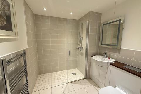 1 bedroom apartment to rent, Landmark Place, Denham Green