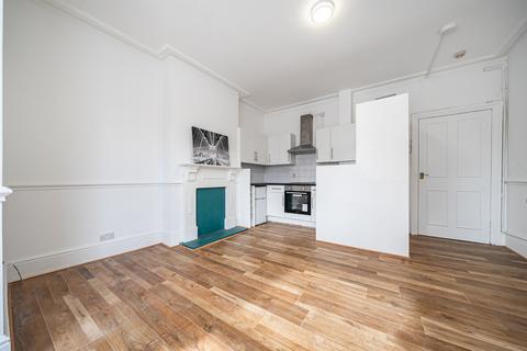 Studio for sale, Ray Park Road, Maidenhead