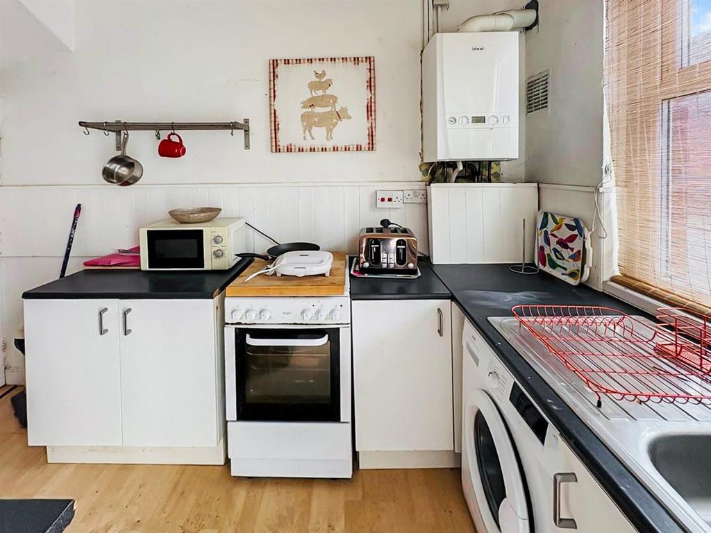 Kitchen: