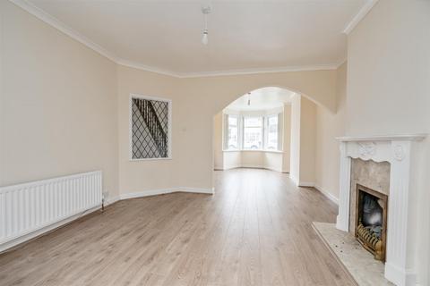 3 bedroom semi-detached house to rent, Bushmore Road, Hall Green, Birmingham