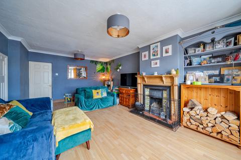 3 bedroom end of terrace house for sale, Church Road, Byfleet, KT14