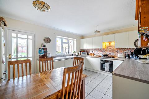 3 bedroom end of terrace house for sale, Church Road, Byfleet, KT14