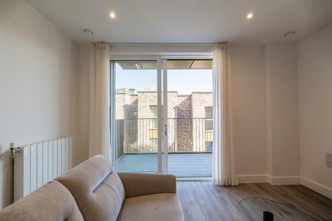 1 bedroom flat to rent, Moorehead Way London SE3