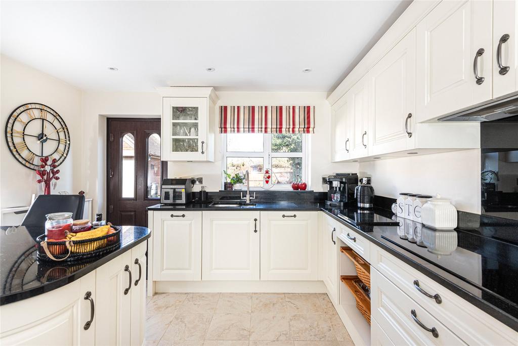 Kitchen/Breakfast Rm