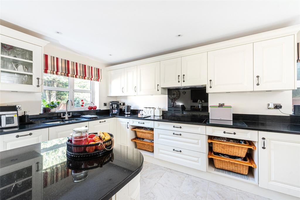 Kitchen/Breakfast Rm
