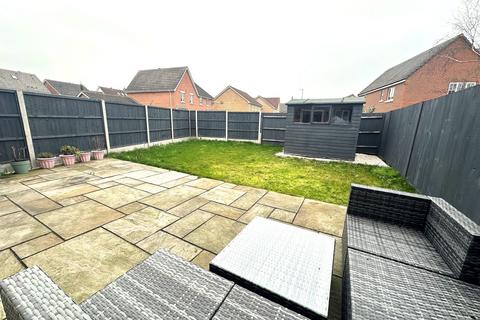 3 bedroom end of terrace house for sale, Signal Close, Henlow