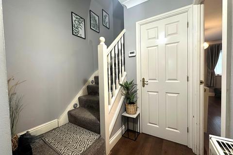 3 bedroom end of terrace house for sale, Signal Close, Henlow