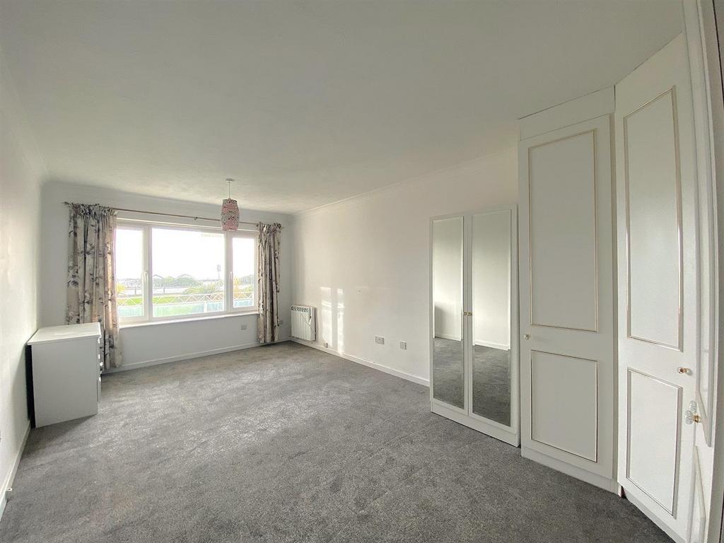 7 St Thomas - Bed1.jpg