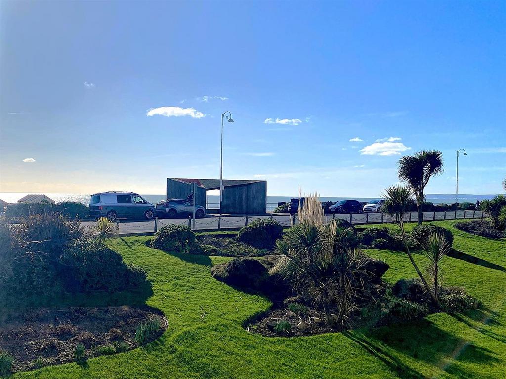 7 St Thomas - View1.jpg