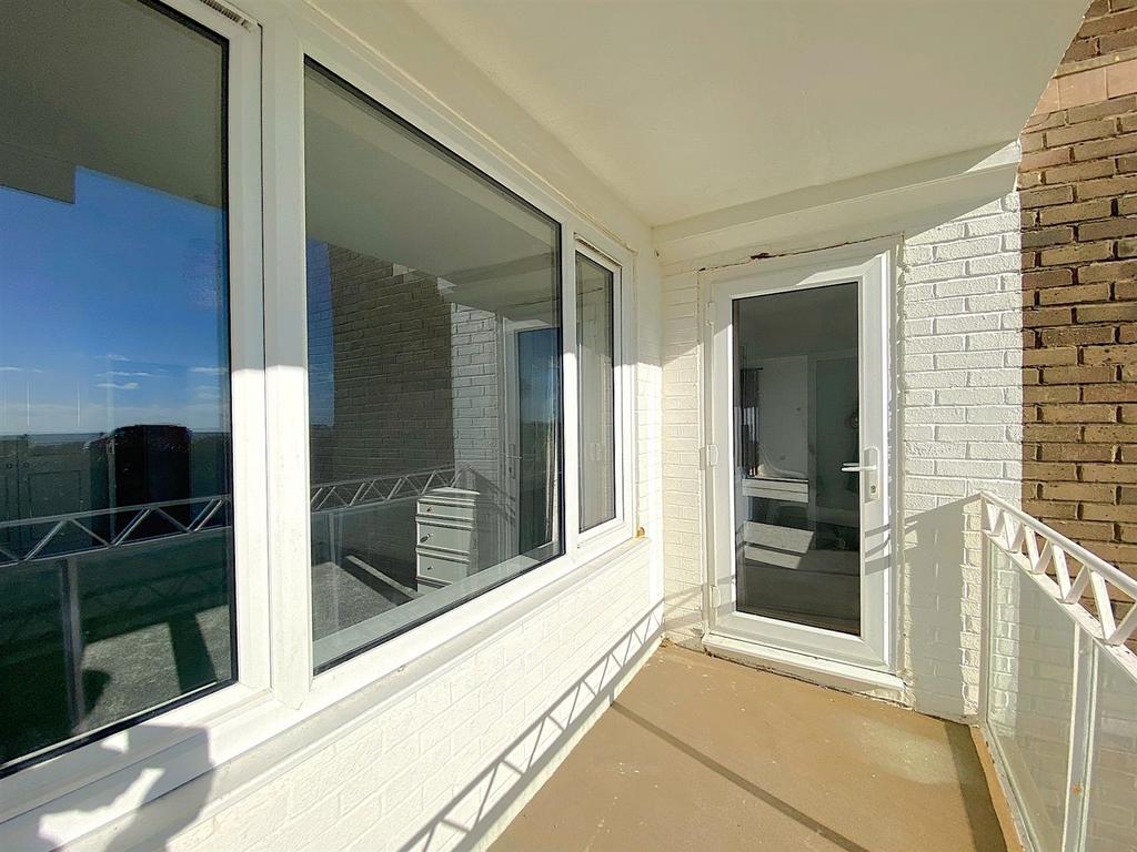7 St Thomas - Balcony2.jpg