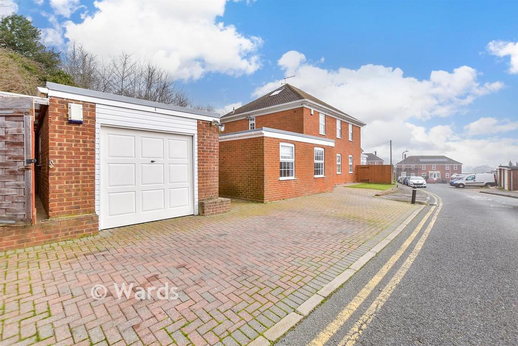 Driveway/Parking