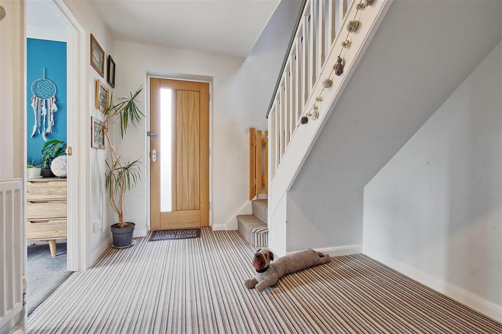 Entrance hall.jpg