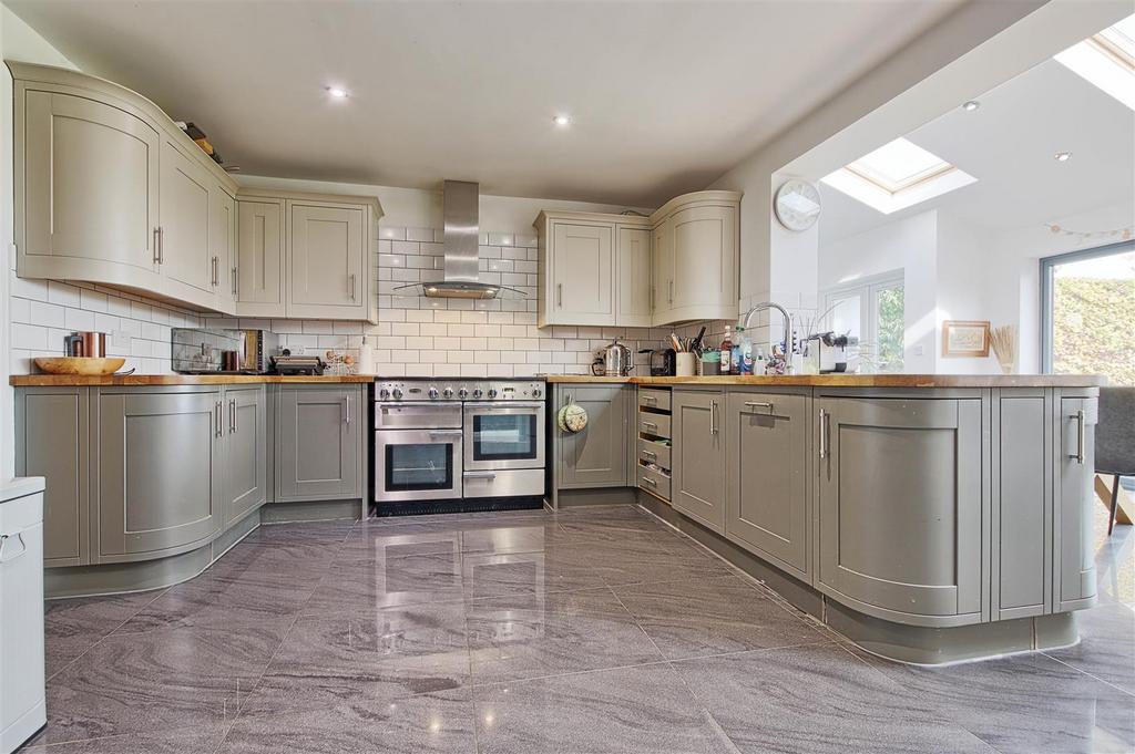 Kitchen 3.jpg