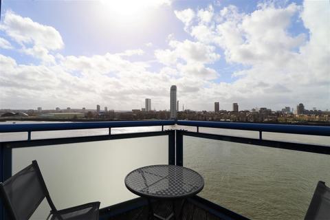 undefined, Nova Building, Canary Wharf, E14