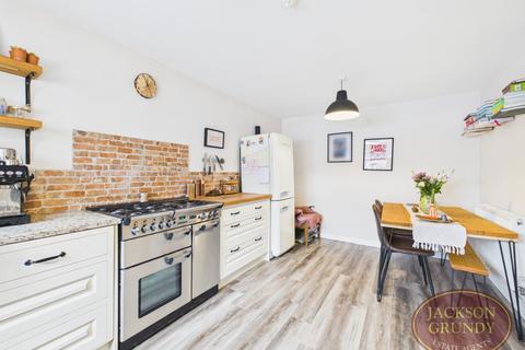 3 bedroom end of terrace house for sale, Staverton Road, Daventry, NN11 4EY