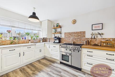 3 bedroom end of terrace house for sale, Staverton Road, Daventry, NN11 4EY