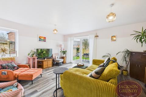 3 bedroom end of terrace house for sale, Staverton Road, Daventry, NN11 4EY