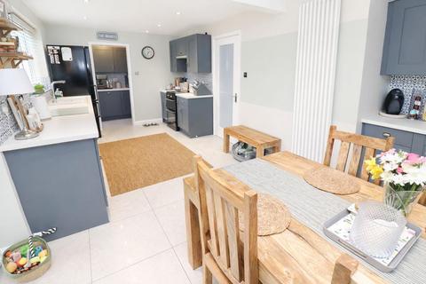 4 bedroom detached house for sale, Teasel Close, Rushden NN10