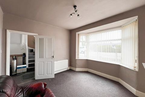 3 bedroom semi-detached house for sale, Birch Lane, Dukinfield, SK16 5AZ, Dukinfield
