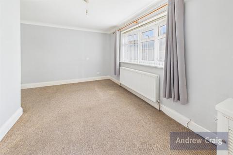 2 bedroom flat for sale, Selbourne Street, Roker