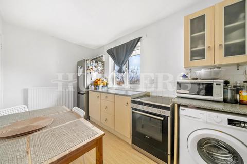 1 bedroom flat for sale, Copperfield Drive, Tottenham, N15