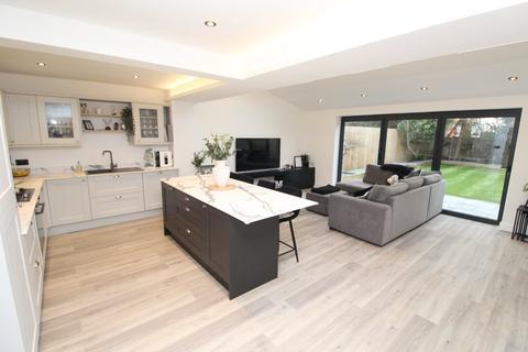 undefined, Gwendoline Drive, Leicester LE8