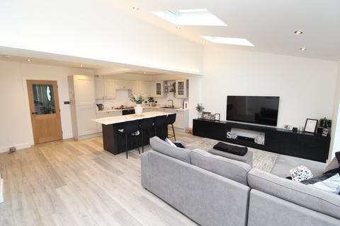 undefined, Gwendoline Drive, Leicester LE8