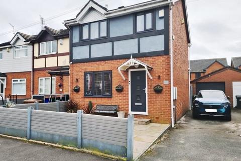 3 bedroom terraced house for sale, St Andrews Avenue, Droylsden