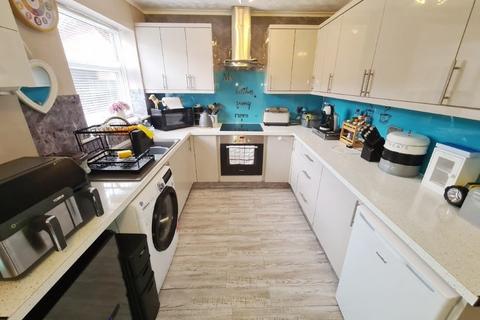 3 bedroom terraced house for sale, St Andrews Avenue, Droylsden
