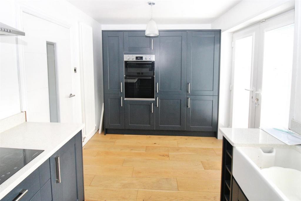 Fitted Kitchen