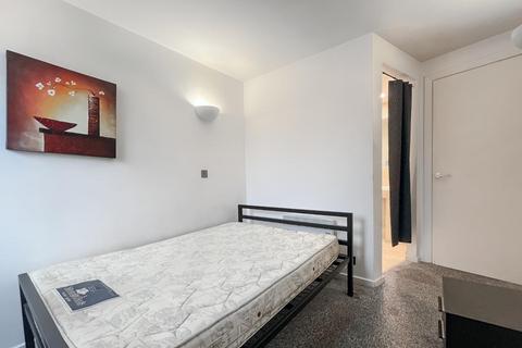 2 bedroom flat to rent, West Point, Wellington Street, Leeds