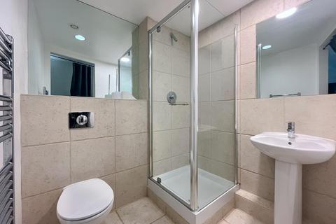 2 bedroom flat to rent, West Point, Wellington Street, Leeds