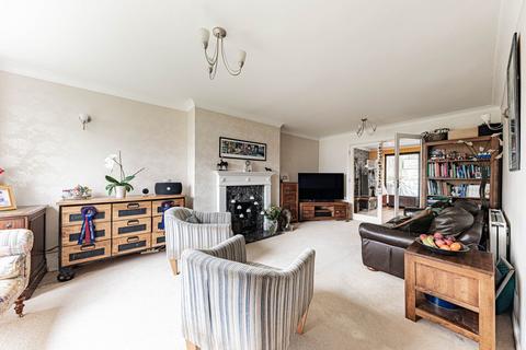 3 bedroom semi-detached house for sale, Stonebridge Way, Faversham, ME13