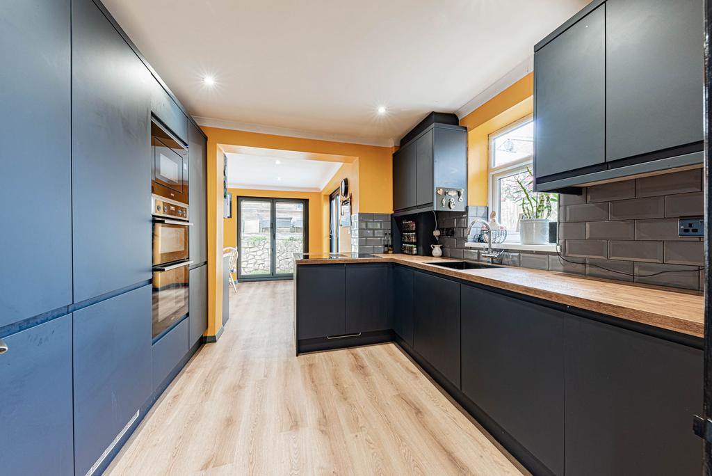 Kitchen (2)