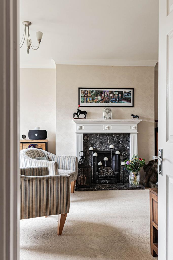Living Room (2)