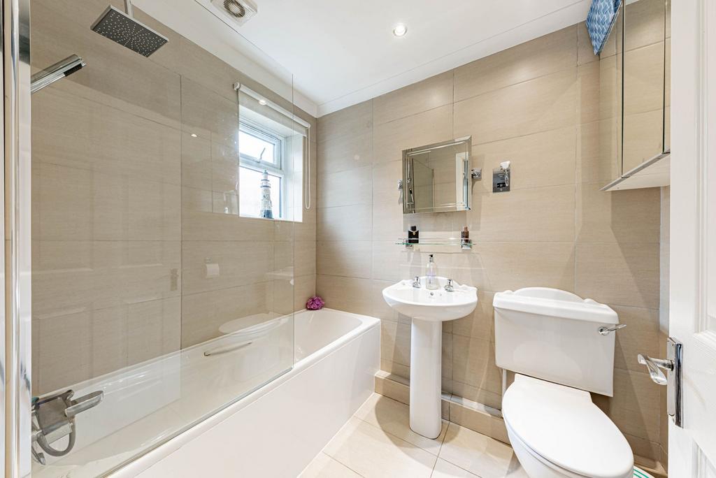 Ground Floor Bathroom (1)