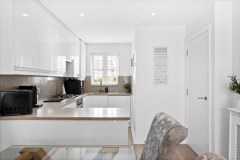 3 bedroom terraced house for sale, Langley Avenue, Worcester Park KT4
