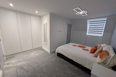 2 bedroom apartment for sale, Halle Mews, Benfleet