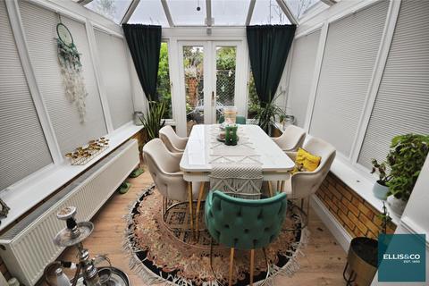 2 bedroom terraced house for sale, Firs Avenue, Friern Barnet, N11