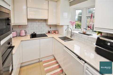 2 bedroom terraced house for sale, Firs Avenue, Friern Barnet, N11