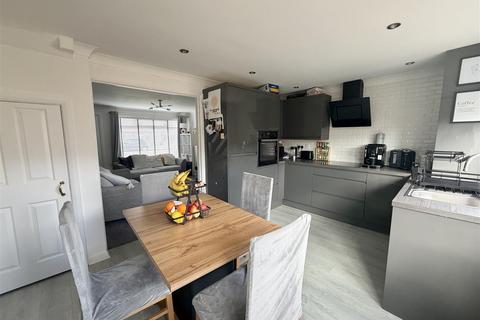 2 bedroom house for sale, Dunelm Drive, Houghton Le Spring DH4