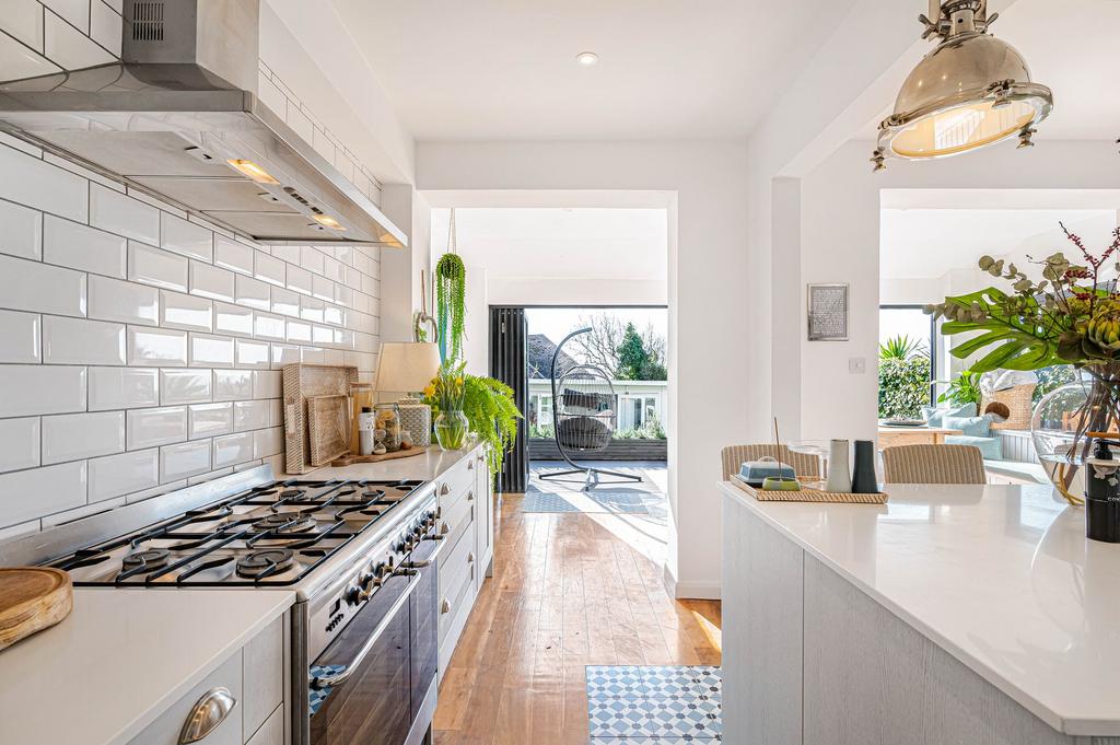 Kitchen/Dining Area