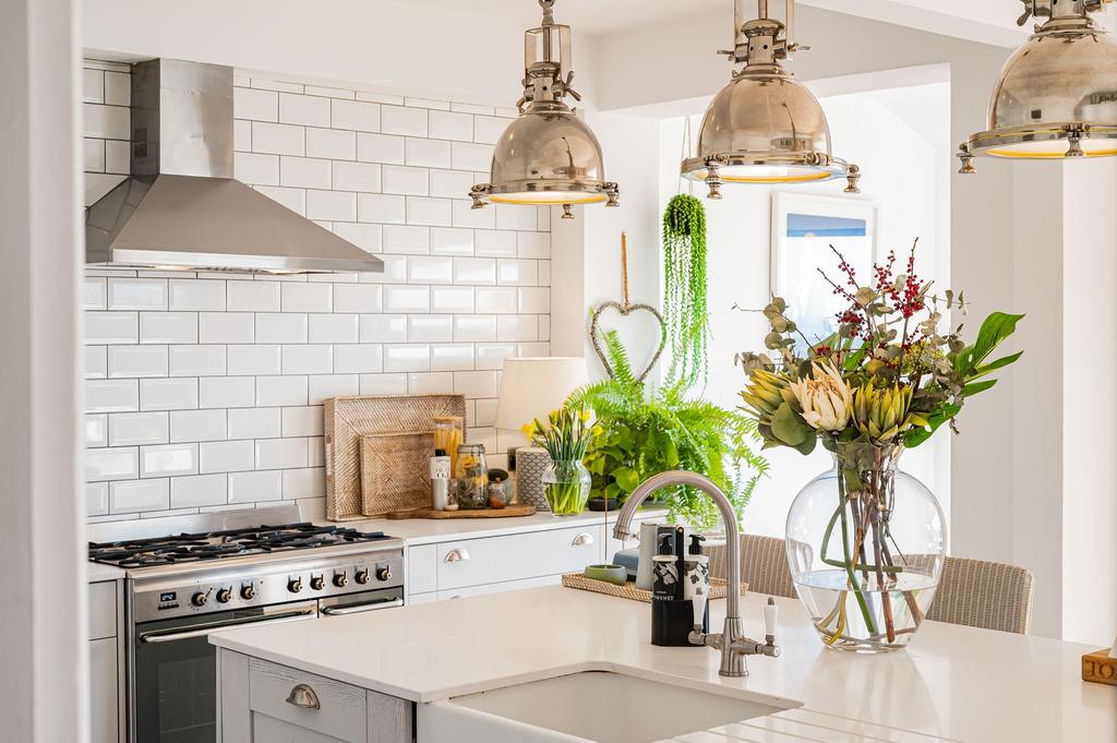 Kitchen/Dining Area