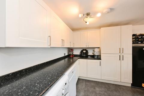 3 bedroom end of terrace house for sale, Wavell Close, Cheshunt, Waltham Cross