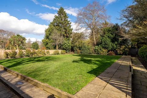 2 bedroom flat for sale, Gunnersbury Avenue, Ealing, W5